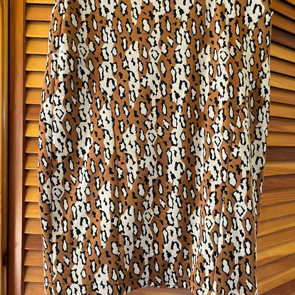 Anthropologie Maeve Knit Leopard Pencil Skirt. Size L. Soft and comfortable.